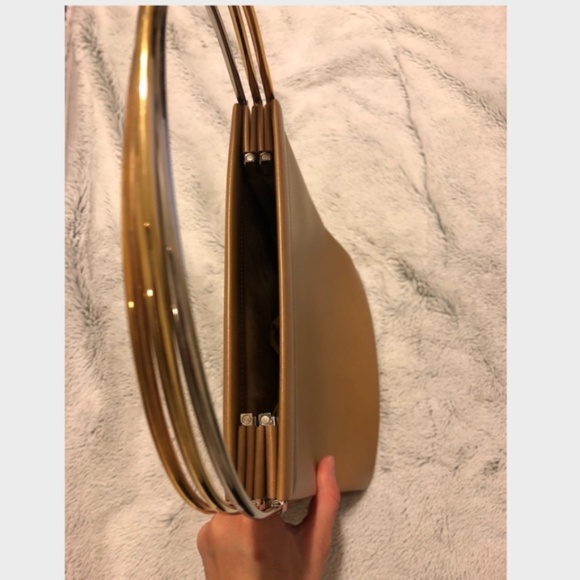 Cartier Vintage Camel leather Trinity Handbag. Epic piece with a unique handle. - Picture 5 of 12